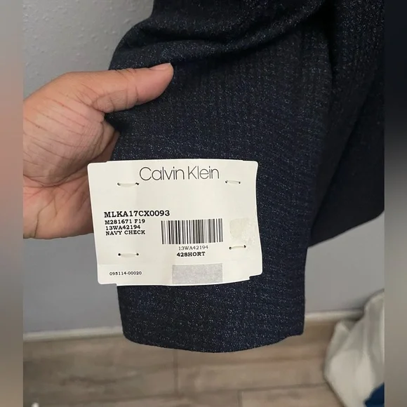 Calvin Klein 42 short Navy Suit - Picture 5 of 5